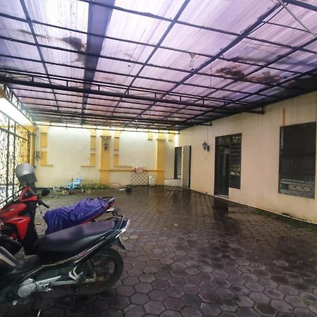 Reddoorz Syariah At Demasto Homestay Jembel Exterior foto